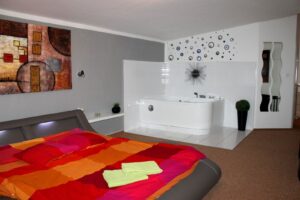 privatni-wellnes-ostrava-pokoje-s-relaxacnima-virivyma-vanama-ostrava-relax-lux-trinact-9-1