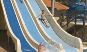 three-lane-slide-cboxncyk